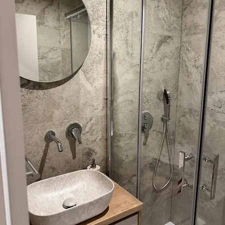 Dino Apartmán