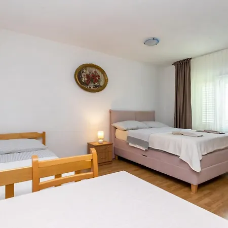 Dino Apartment Kastela