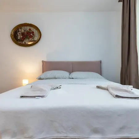 Dino Apartment Kastela