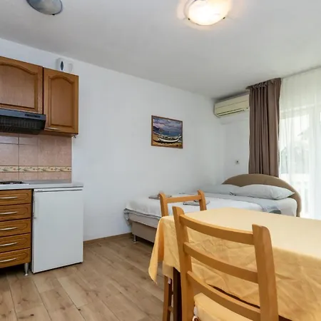 Apartment Dino Kastela
